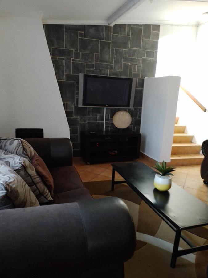 Anna Boeremeisie Guesthouse 베노니 외부 사진