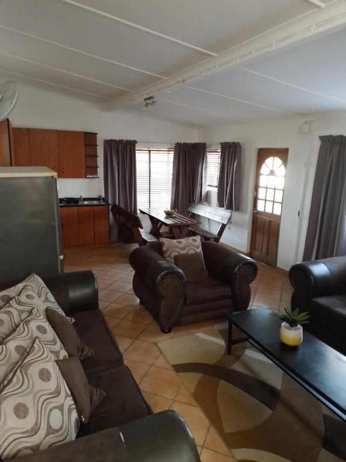 Anna Boeremeisie Guesthouse 베노니 외부 사진